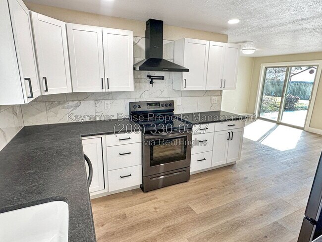 Building Photo - 8605 W Winchester Dr