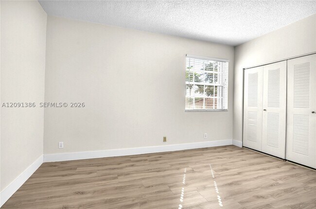 Building Photo - 621 Talavera Rd