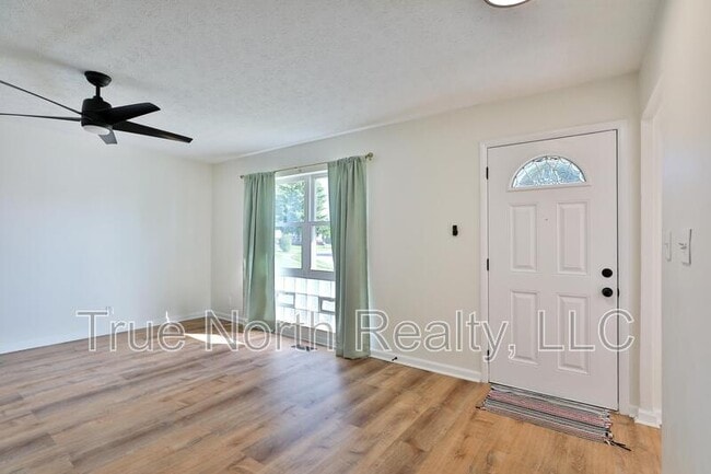 Building Photo - 601 Daventry Ln