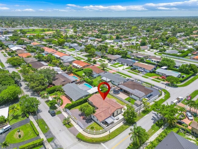 Building Photo - 4400 SW 89th Ave