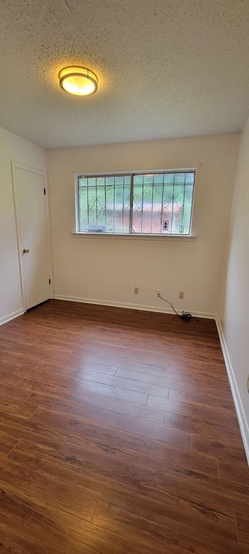 Building Photo - Gorgeous 3 bedroom/1.5 bath home!