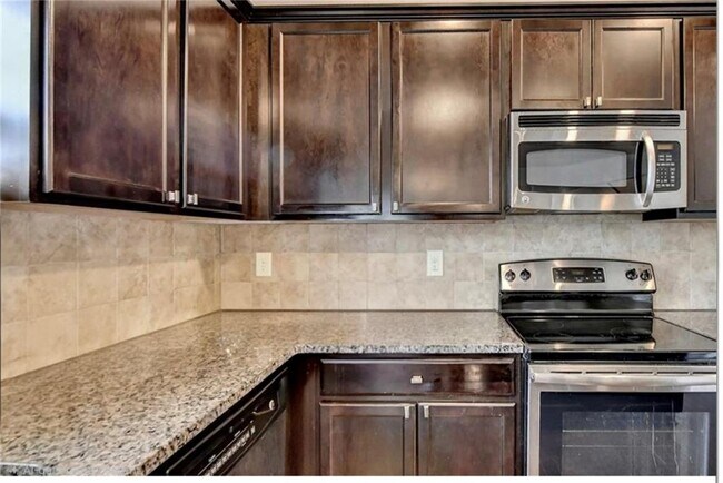 Building Photo - 1376 Castleberry Dr