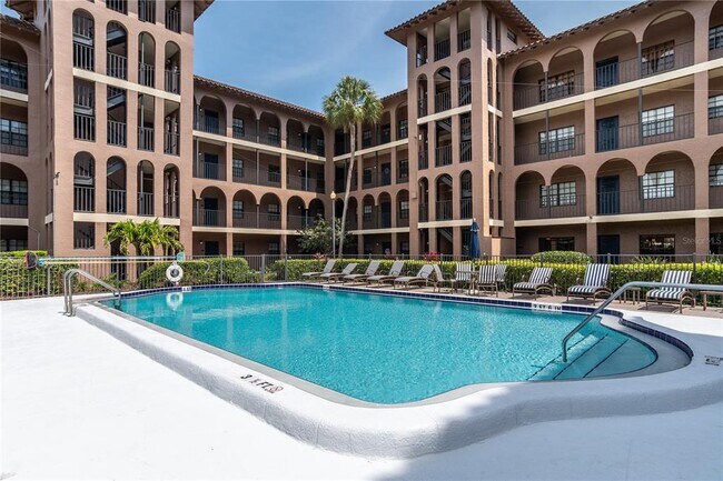 Building Photo - 6100 Gulfport Blvd S