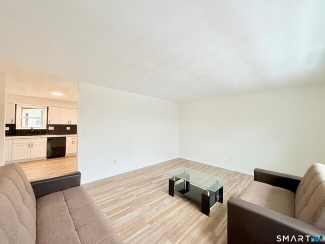 Building Photo - 76 Highland Ct