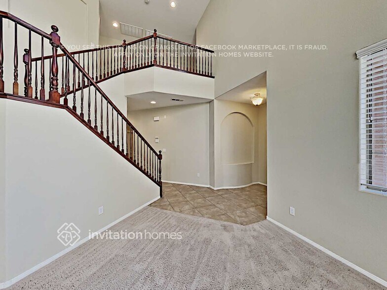 Building Photo - 2730 Craigmillar St