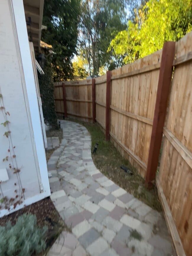 Building Photo - 16616 Haynes St