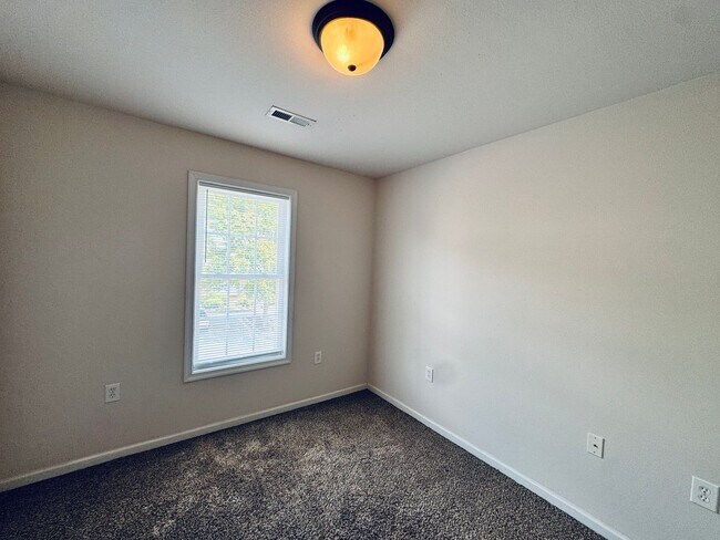 Building Photo - Wards Ferry Rd Townhome