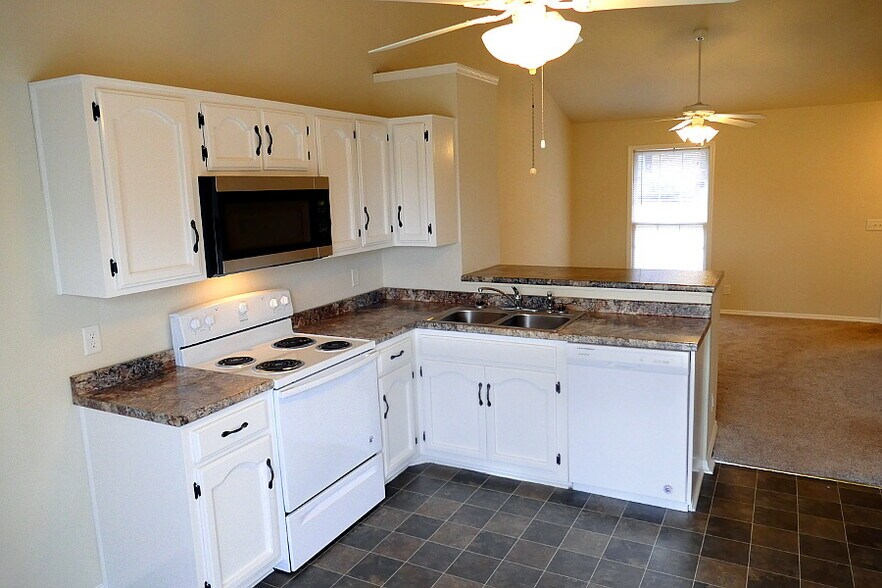 Building Photo - 1015 Walton Ln