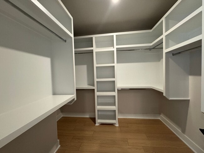 Building Photo - Stylish West Nashville 3 bed 2.5 bath - Pet Friendly