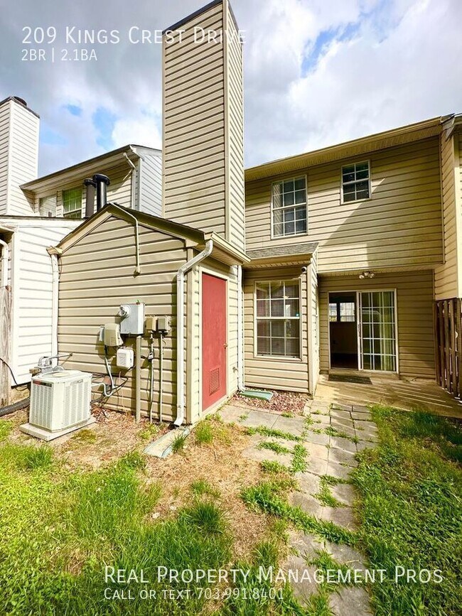 Building Photo - 209 Kings Crest Dr