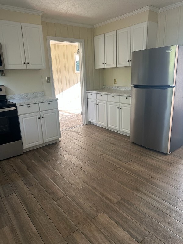 Building Photo - 204 Pineview Dr