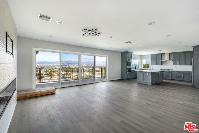 Building Photo - 4151 Don Mariano Dr