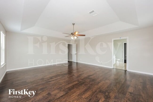 Building Photo - 10700 Lipan Trail