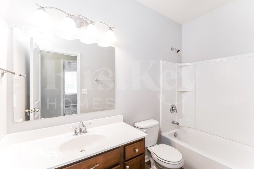 Building Photo - 5887 Aldridge Dr