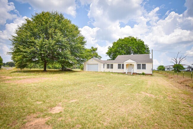 Building Photo - 13292 TX-110