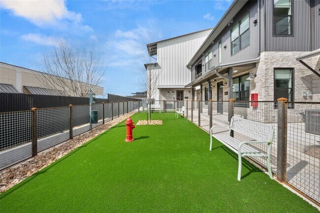 Building Photo - 630 Central Pkwy