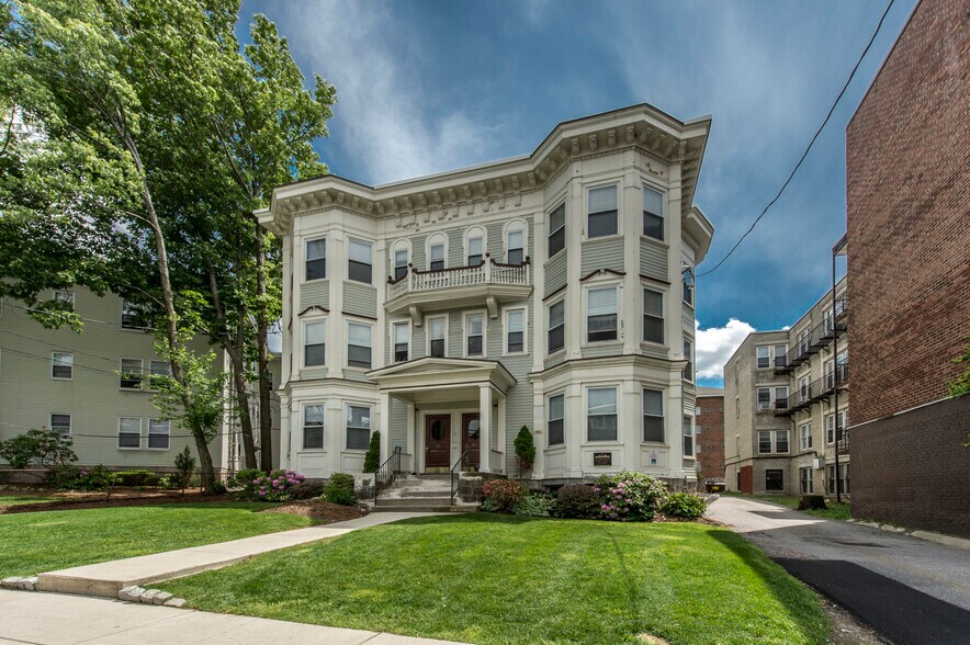 Building Photo - 53 Ashford St
