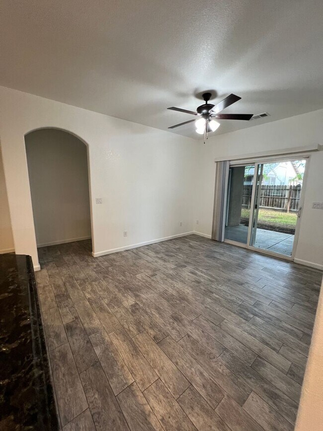 Building Photo - 2724 Tecopa Ave