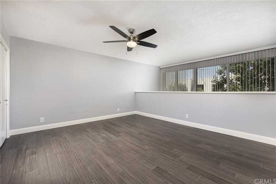 Building Photo - 5300 Fairview Blvd