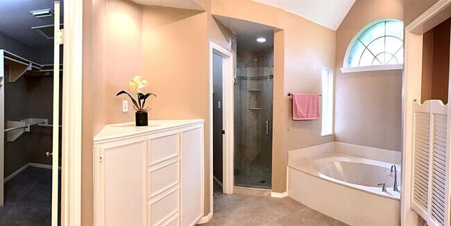 Building Photo - 16714 Rustic Colony Dr