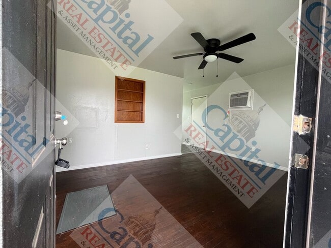 Building Photo - Charming 2 Bedroom w/ Move in Special