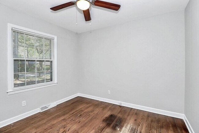 Building Photo - 3BD/2BA Ranch Home in Windsor Park!