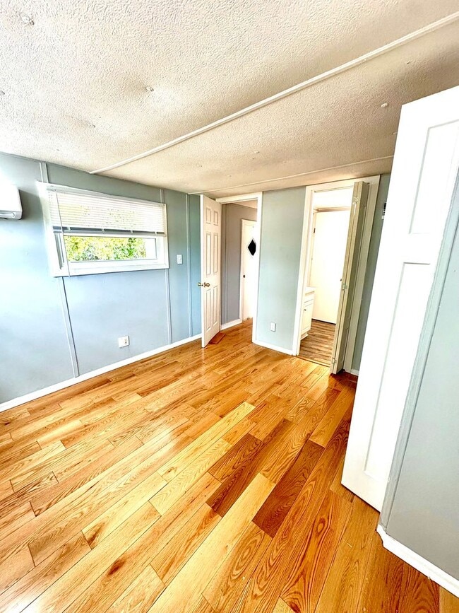 Building Photo - 2 Bedroom, 1.5 Bath Singlewide Home Located in Hampstead