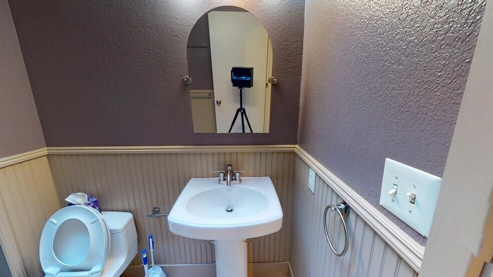 Building Photo - 5223 40th Ave SW