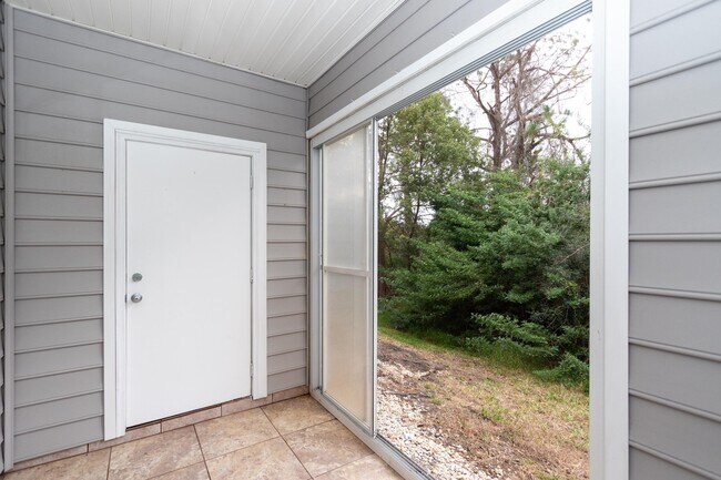 Building Photo - 13115 Harbour Vista Cir