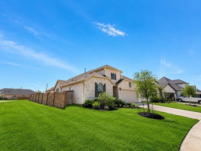 Building Photo - 13203 Wood Leaf Pk