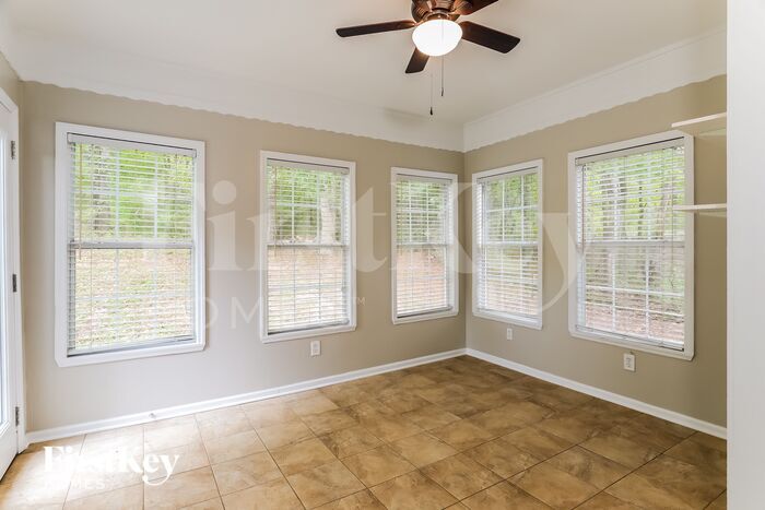 Building Photo - 6201 Windsor Ln