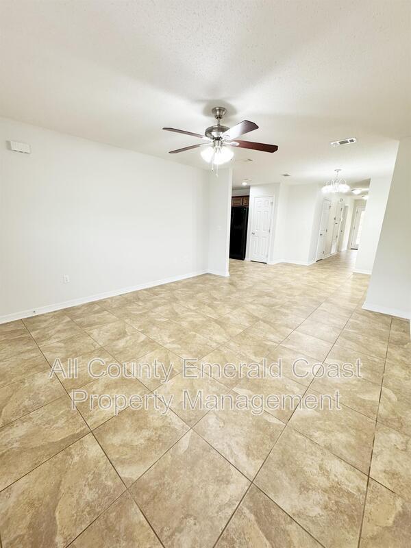 Building Photo - 293 Dahlquist Dr