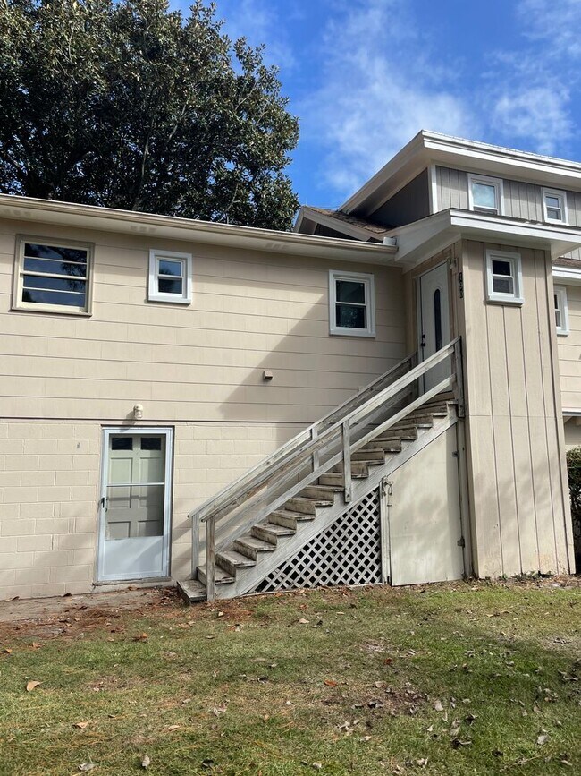 Building Photo - Long term rental with Sound views!