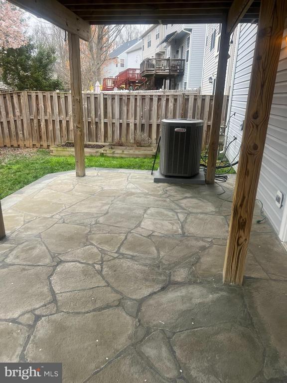 Building Photo - 9138 Mineola Ct