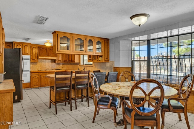 Building Photo - 2153 Trawood Dr