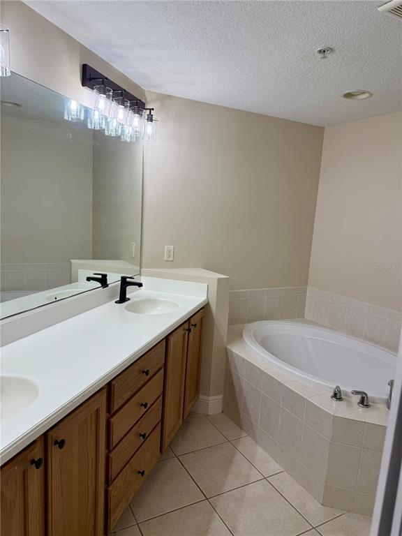 Building Photo - 8365 Miramar Way