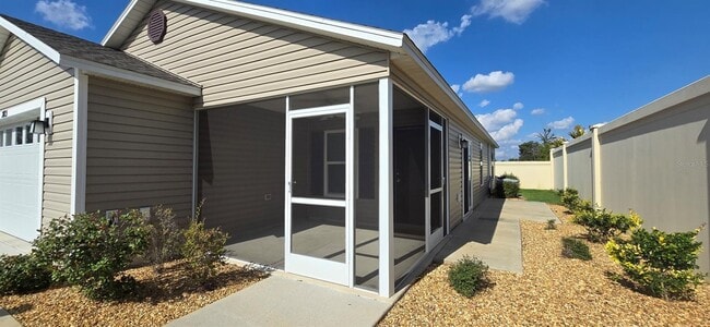 Building Photo - 2803 Hull Ln