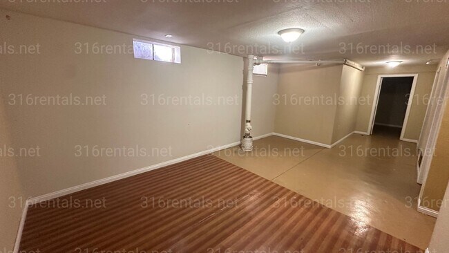 Building Photo - 1248 N Volutsia