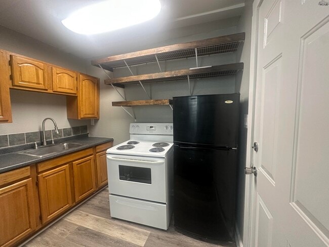 Building Photo - 2606 Hayes St