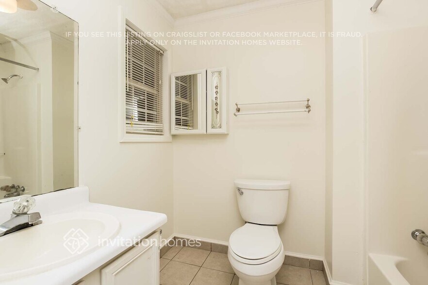 Building Photo - 443 Linda Ln