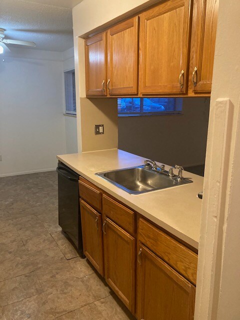 Building Photo - 21681 Hillside Dr