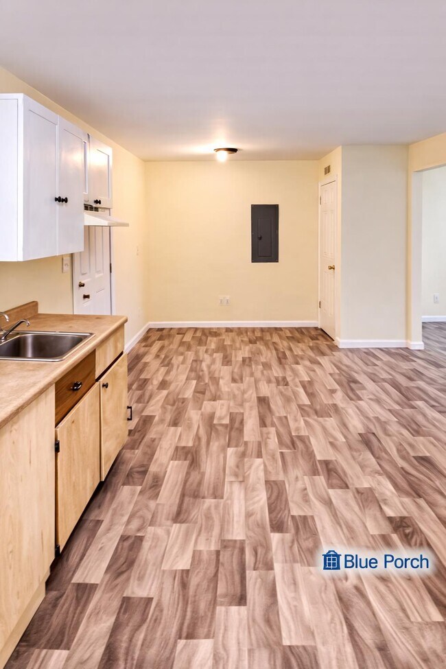 Building Photo - Mosely St Unit B
