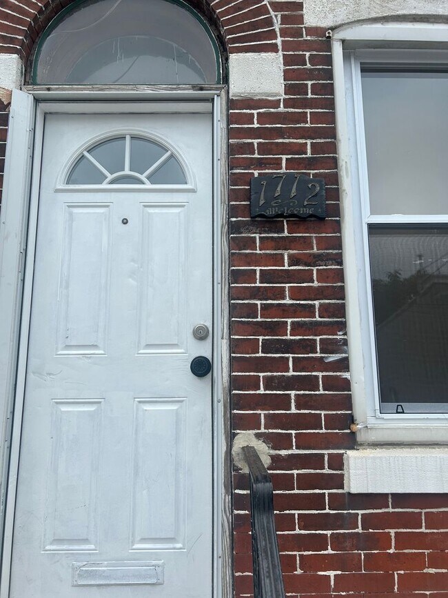 Building Photo - Nice 2Br house with or without voucher