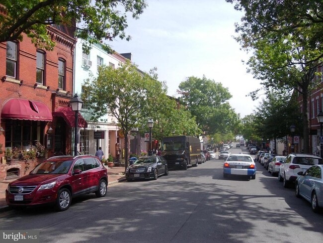 Building Photo - 714 Wilkes St