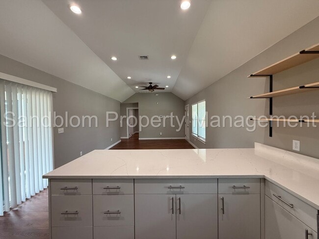 Building Photo - For Lease | University of Tulsa | $1750 Rent