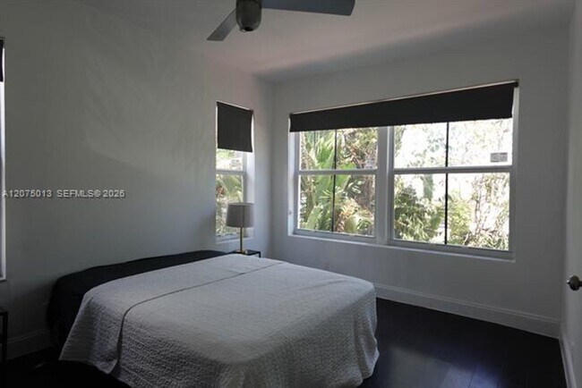 Building Photo - 1320 Drexel Ave