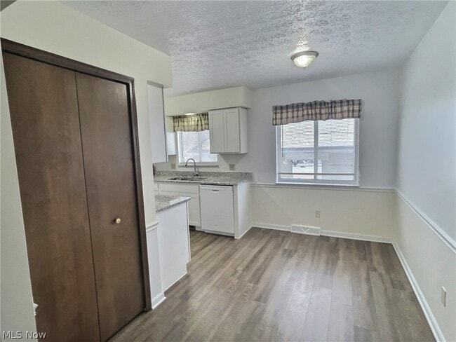 Building Photo - 2566 Graham Rd