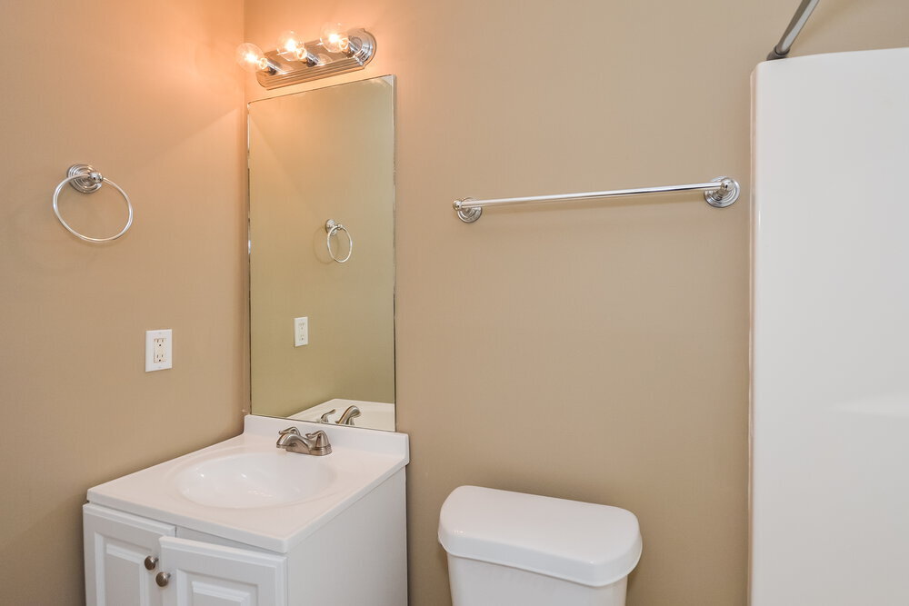 Building Photo - 449 Shoal Ct