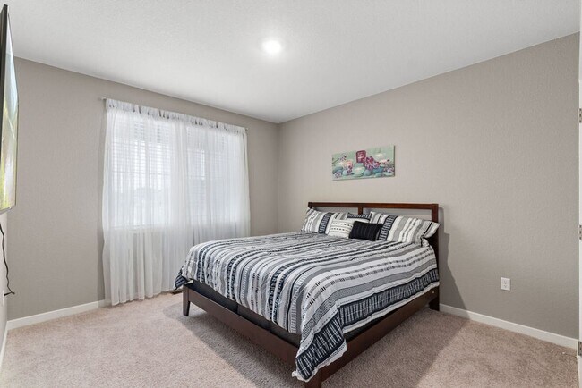 Building Photo - 2186 Prairie Smoke Dr