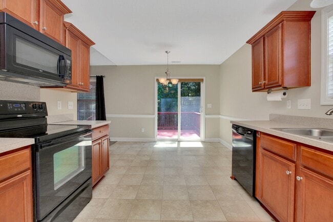 Building Photo - 1049 Warpers Ln